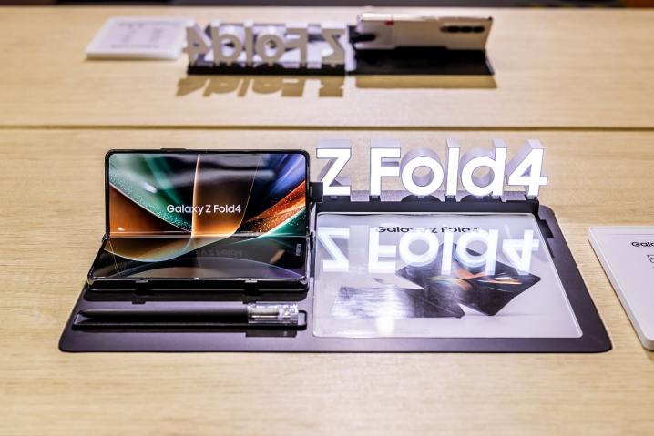 小米科技|三星参展第五届进博会 第四代折叠屏产品在展区亮相