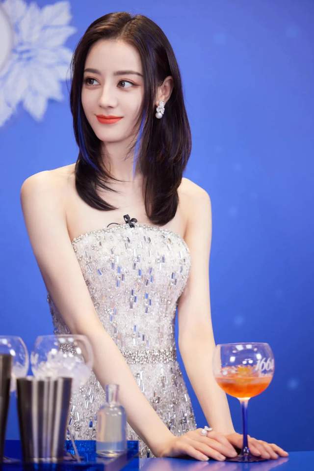 吉他|左手鲜花，右手1664，与迪丽热巴一起收获夏日浪漫