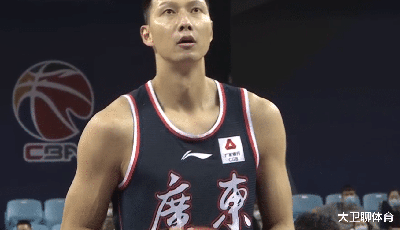 广东男篮|疑似垫脚+再起冲突！广东惨败20分，徐杰空砍30+8，杜锋怒吼+吃T