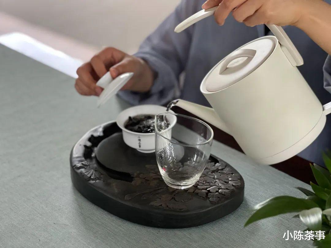 听说茶沫多的岩茶，无论水仙、肉桂、大红袍，茶汤喝起来更黏稠？