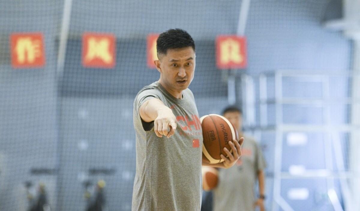 杜锋|41岁的杜锋也走到了今天，中国男篮已积重难返？3个问题埋下伏笔