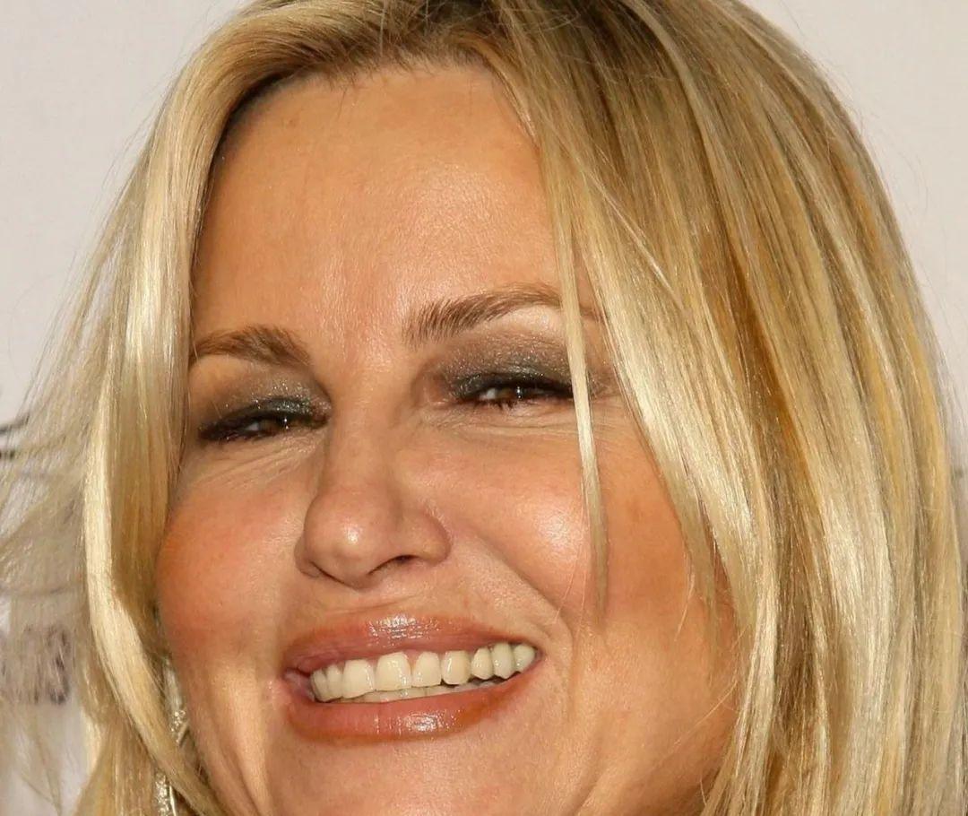 詹妮佛·库里奇|詹妮佛·库里奇公开自己性伴侣超过200人，鼓励大家不必年龄焦虑