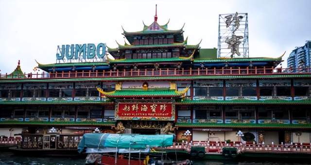 珍宝舫沉入南海损失惨重,有网友却并不买账,认为何猷龙故意骗保