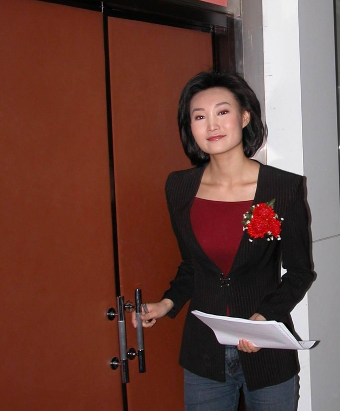 央视|年过40还不结婚,这7位央视女主持,个个知性靓丽情史干净