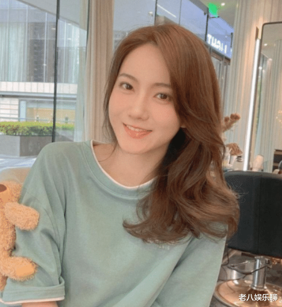 马子佳|《心动4》洪成成男友正脸曝光，身材偏胖家境好，眉眼很像马子佳