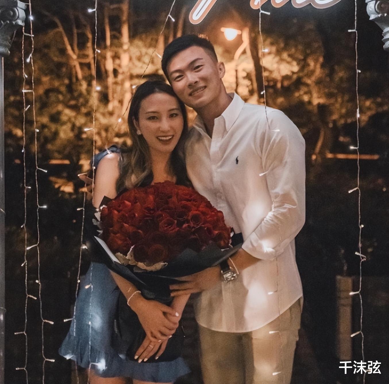 赌王准女婿求婚后升职!工资涨至8万,与何超云交往7个月同居