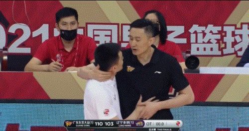 辽宁男篮|还想欺负杨鸣？杜指导和广东江郎才尽，今日辽篮冷静地可怕