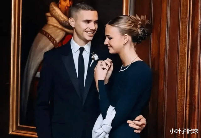 贝克汉姆|小贝次子好事将近，第二个儿媳颜值不如妮可拉，身材很魁梧