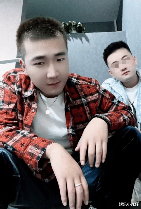 李菁菁|李菁菁90后前夫刘振被限制消费!称快活不下去,两家孩子差距太大