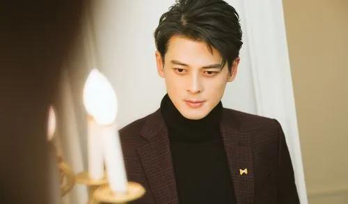 前行者|男神郭品超回应婚纱照,婚房未到手,与小19岁娇妻还没有结婚