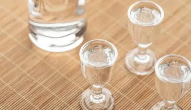 我国4大“尴尬酒”,行家整箱囤着喝,为何外行人却看不上