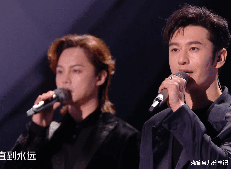 假唱|跨年夜还是“翻车夜”,假唱、跑调、假煽情?2022年结尾内娱真尬