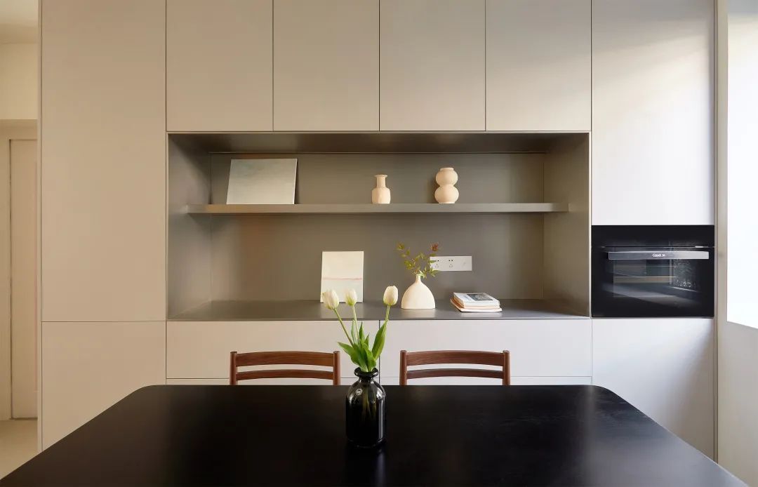 她买下被人嫌弃的一楼，改造后变成小区样板房，通透又敞亮，羡慕