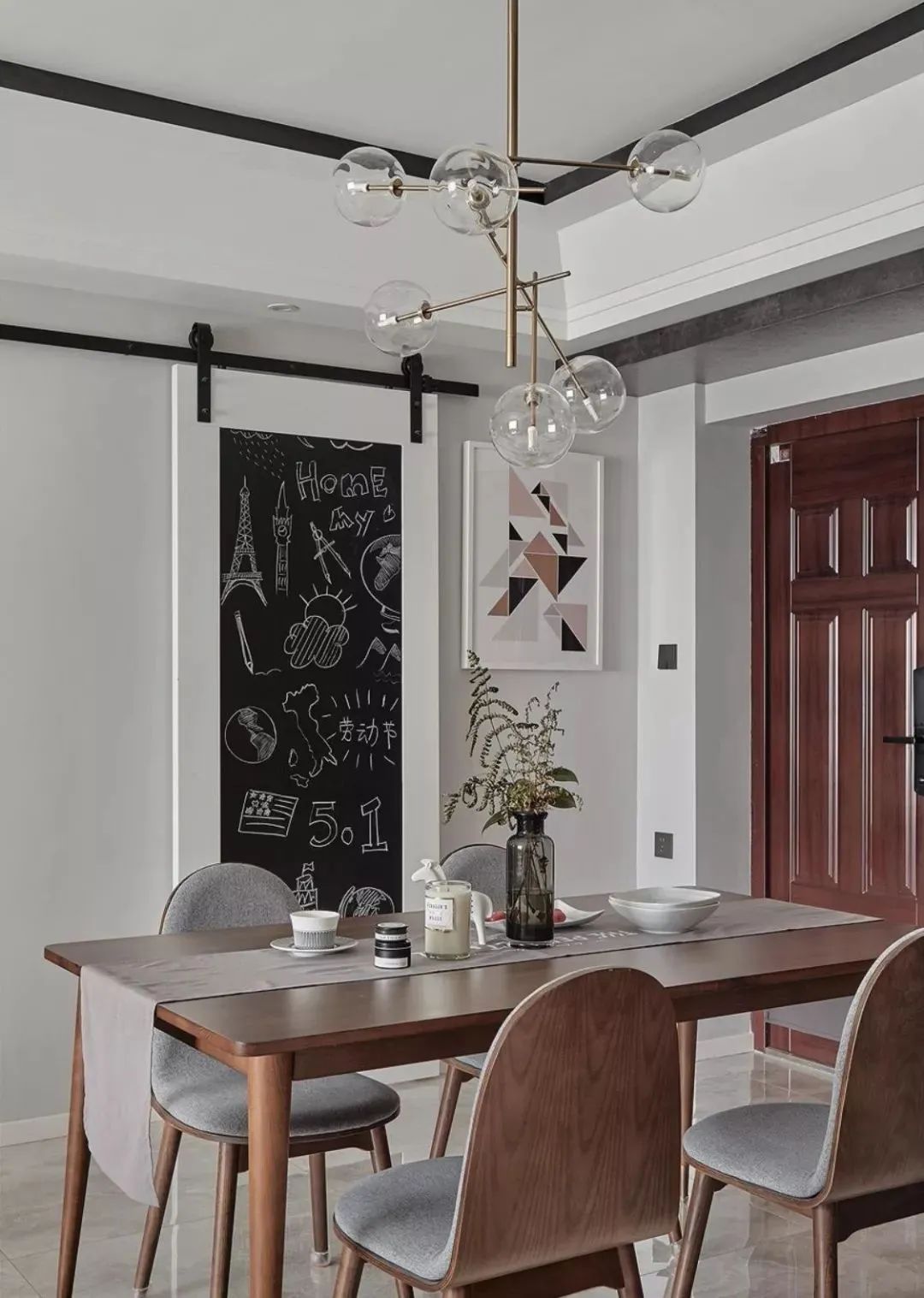 家里别再傻傻装木门了!这些推拉门美观又省空间,装修有它就够了