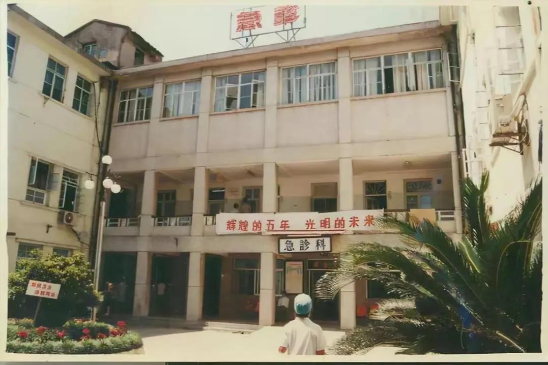 高职|12年，27岁残疾妻子为弥补丈夫，不打麻药剖腹产，7年后丈夫出轨