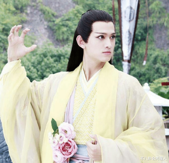 孙杨|磕头、装傻、演盲人,这8位明星的直播,丑态百出只为“钱”