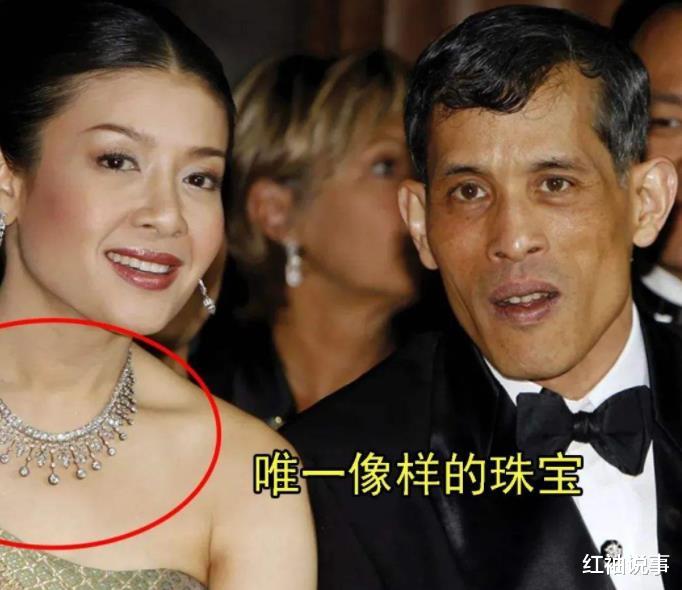 西拉米|51岁西拉米近照被扒出，身材曼妙风韵犹存，挂脖绿宝石项链吸睛