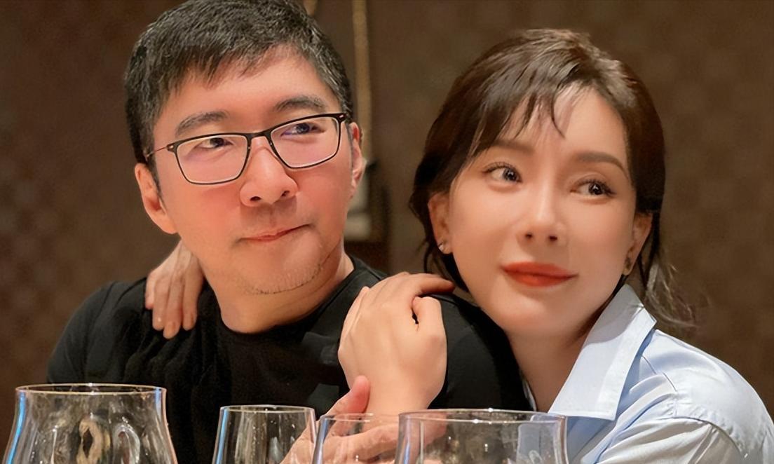 一进门就当后妈，富豪丈夫多次被曝婚外情，结婚14年陈数图什么？