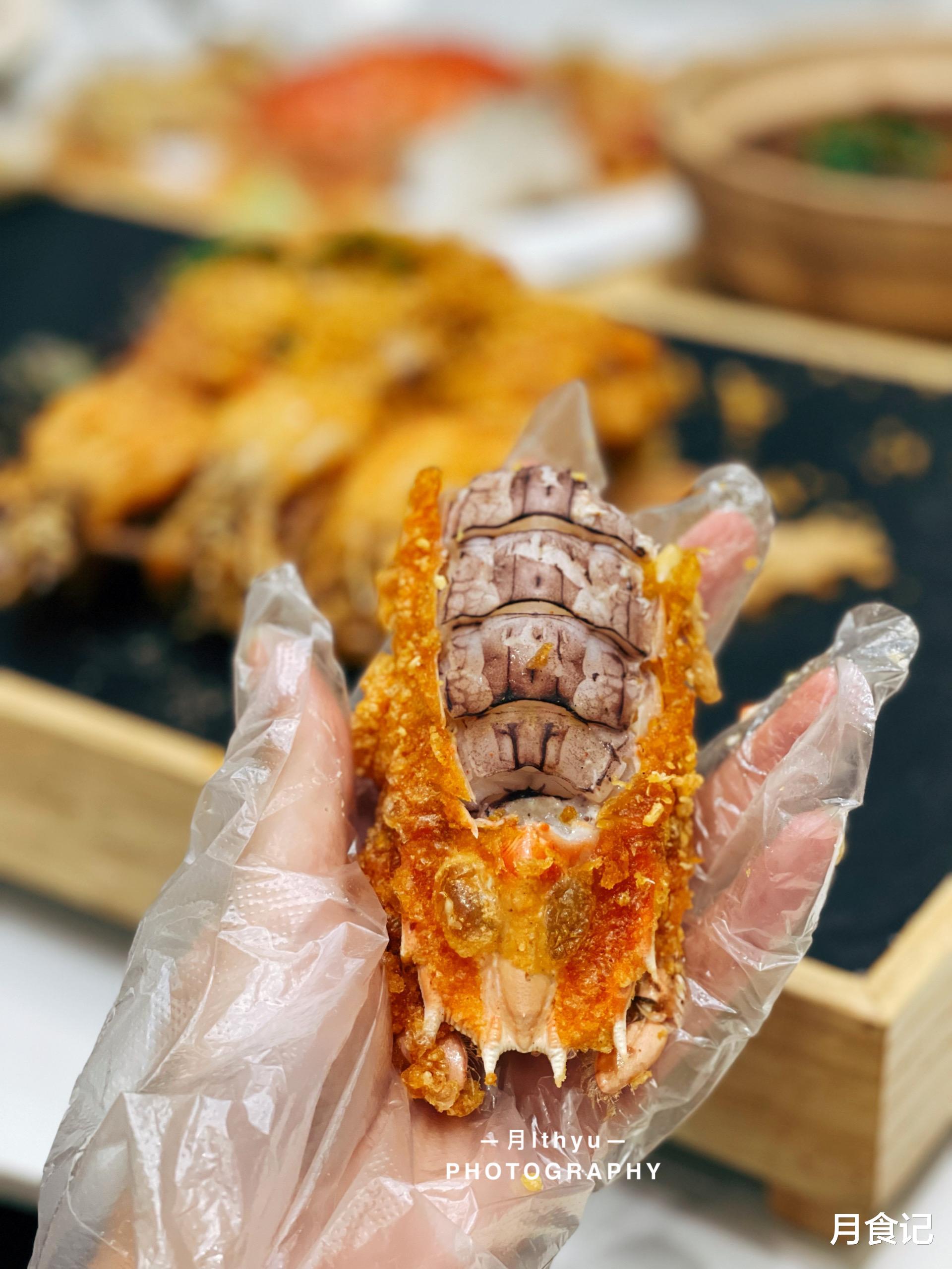 近500一斤的帝王蟹，拿来做成法式焗海胆，太惊艳了