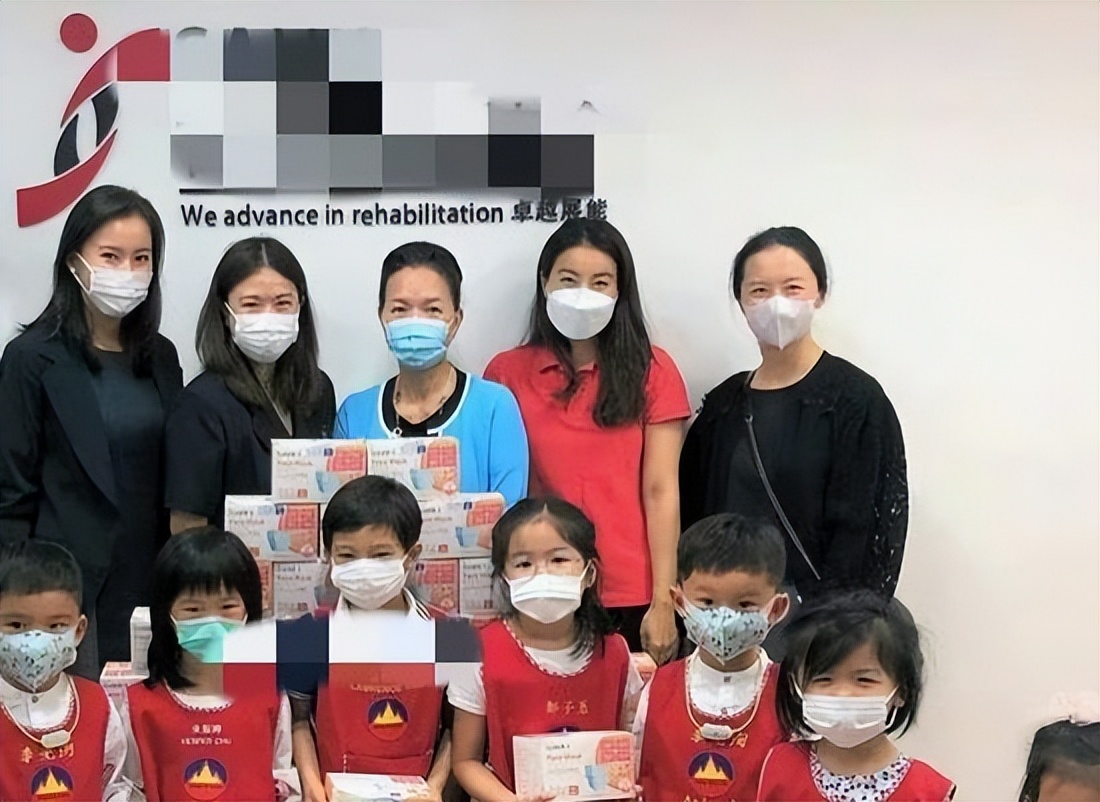 刘亦菲|霍启刚周末带娃爬山，霍中曦牵手两个妹妹登高望远，相亲相爱超暖心