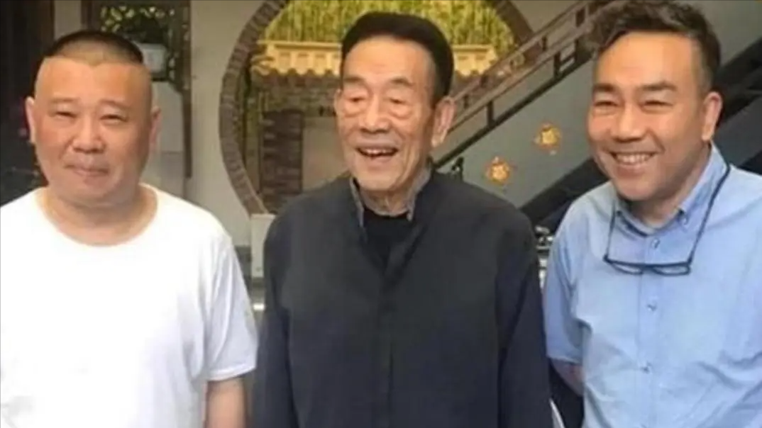 欧阳娜娜|杨议绯闻风波后首次露面，头发花白显老态，曾发视频回应晒合照