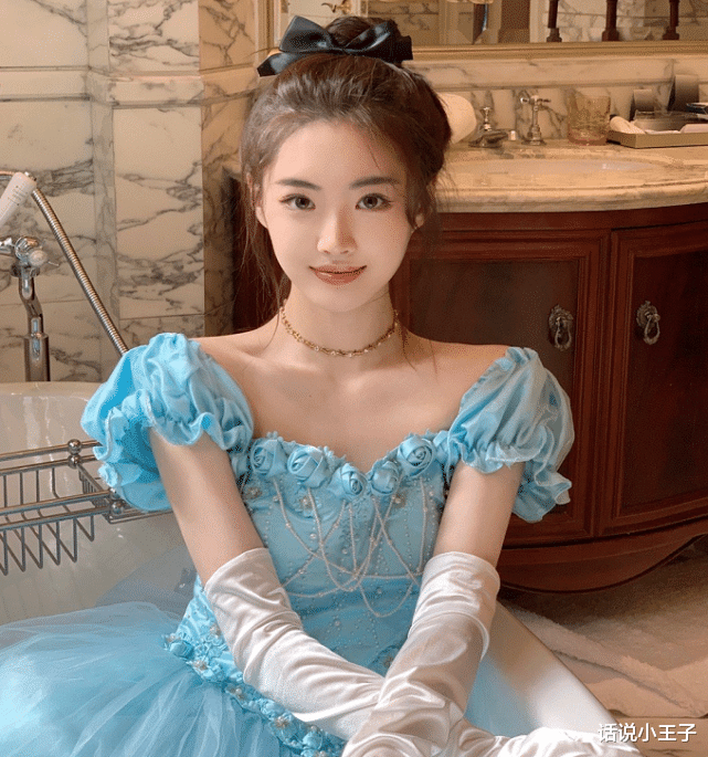 当红女星|小明疑似和网红恋爱了！女生颜值超高，身材一绝！本人尚未回应