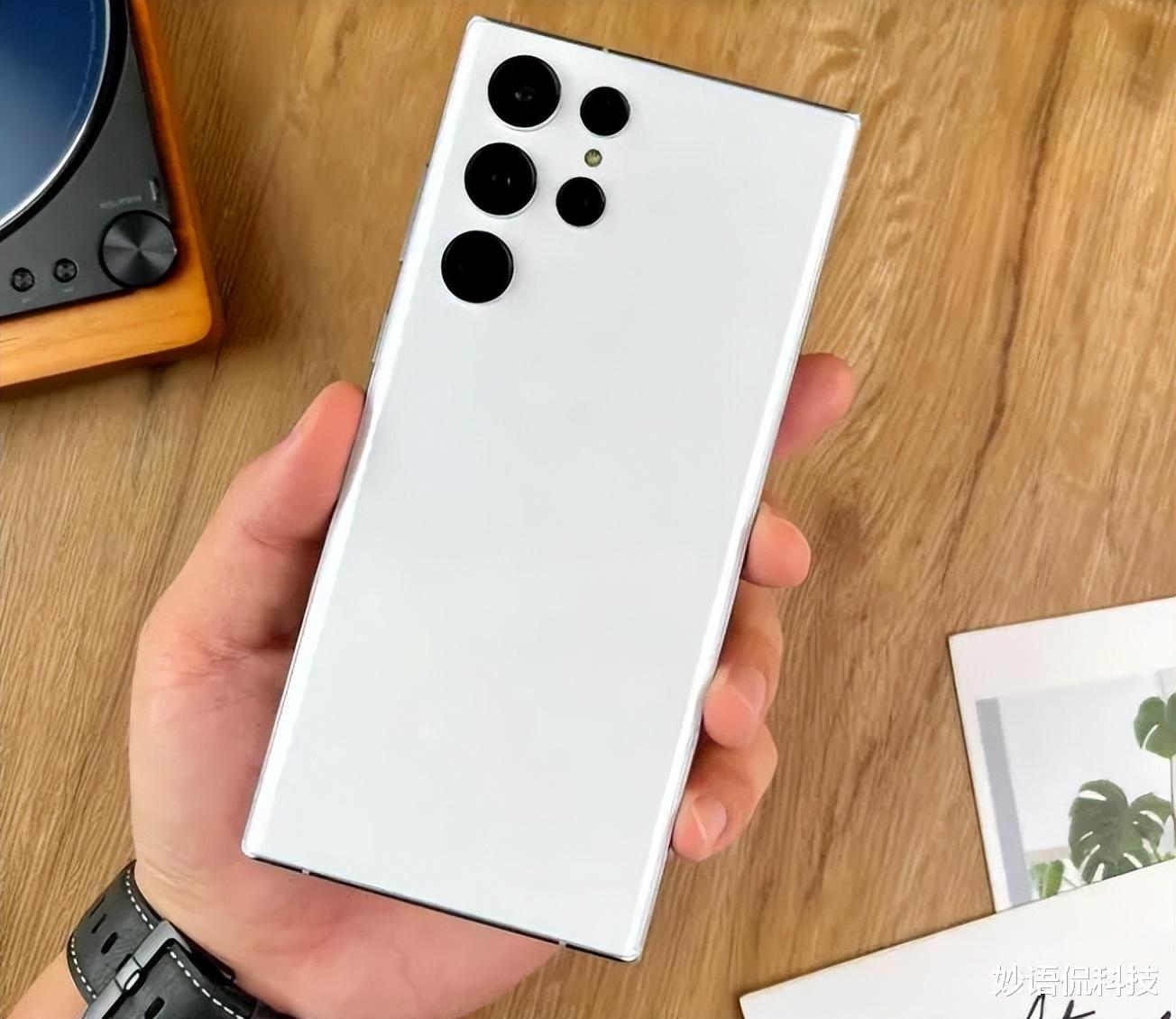 三星Galaxy|三星坐不住了？Galaxy S23系列提前到12月发布，冲击国产品牌