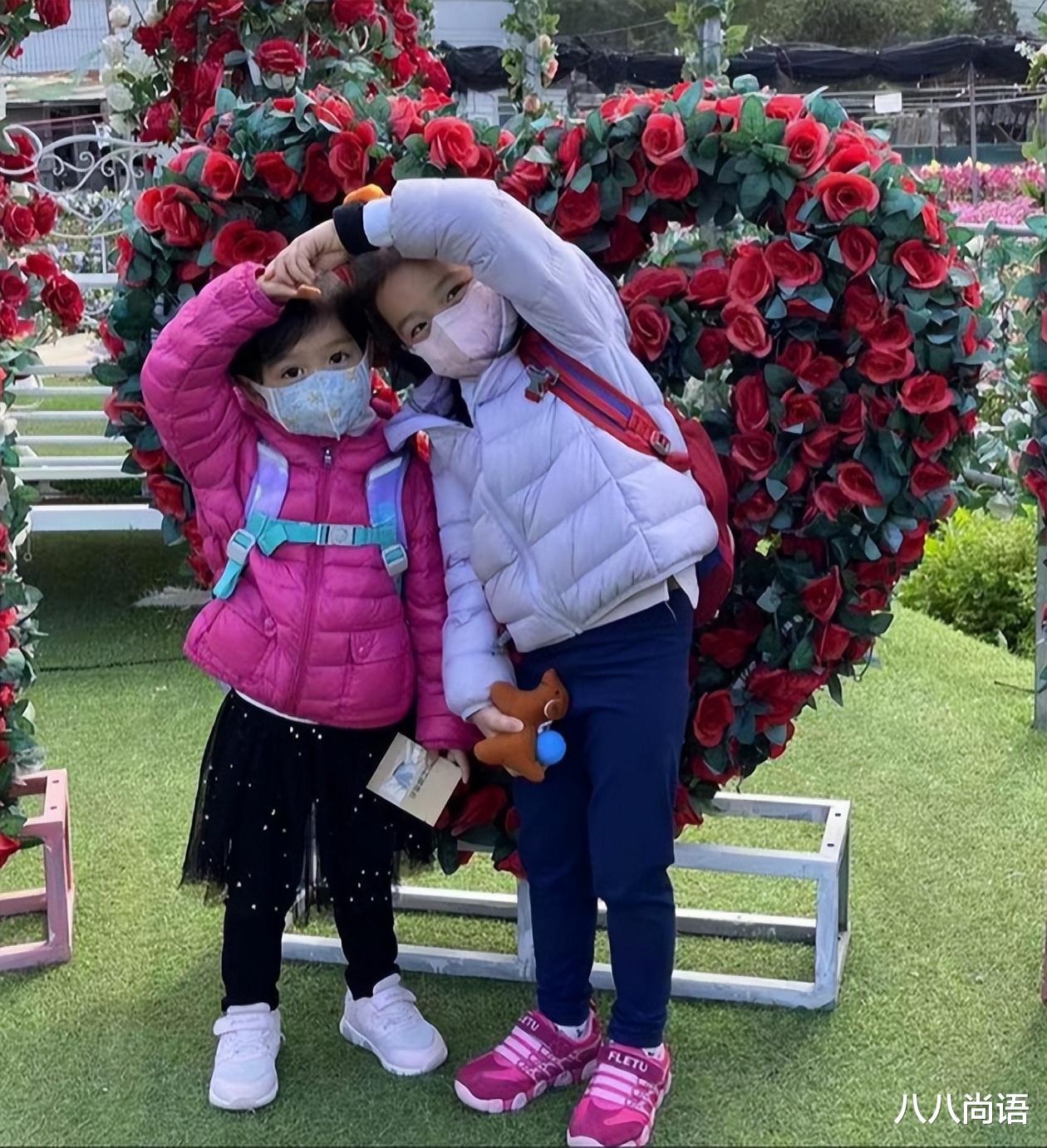 陶汉林 霍中妍越来越爱美！长发披肩发型配小白裙，清纯模样越发像奶奶了