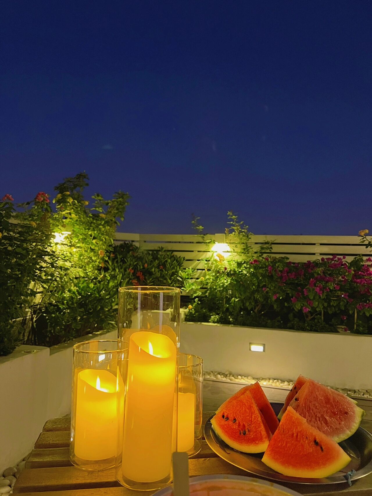 防水|没院子，买栋带露台的顶层，花2.3w把32平露台改造成花园，太美了