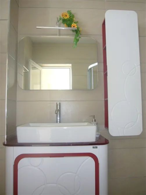 晒晒新家，朋友说看到电视差点以为进了影院，装得太个性了