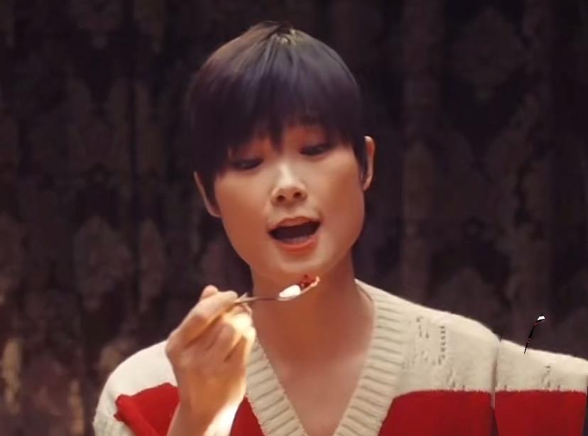 肖战|肖战、李宇春合体拍大片!被女生逗得哈哈大笑,眼角纹都出来了