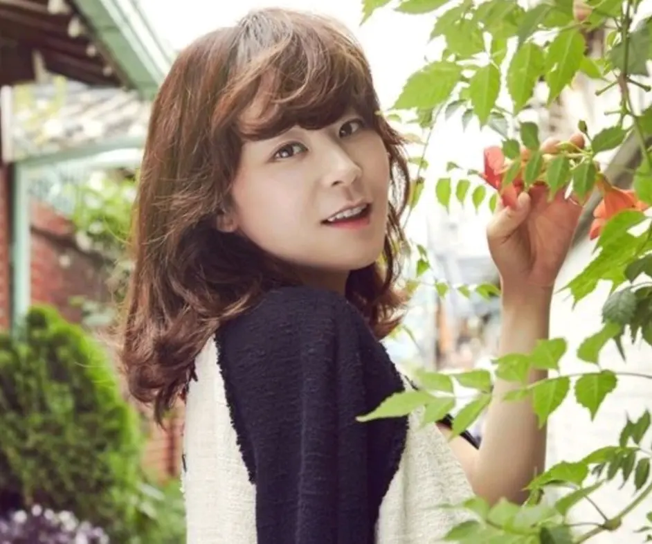 崔江熙|著名女演员现在以洗碗打扫卫生谋生，50元一小时