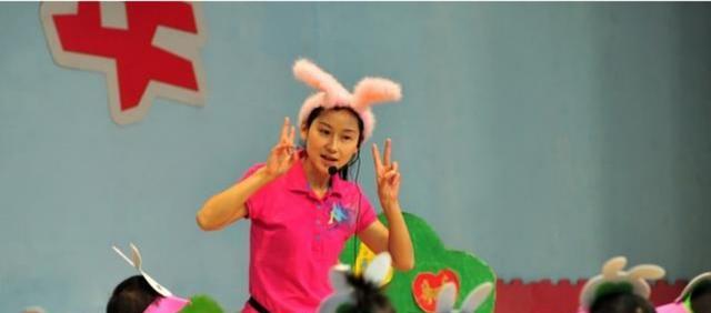 幼儿园|幼师吐槽每月收入只够温饱，看到金额后，网友评价有点阴阳怪气