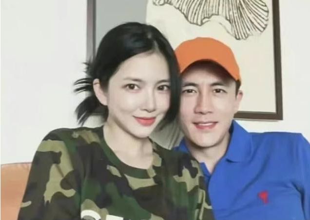 阿拉丁|杜淳在家给老婆做棉花糖,与王灿贴脸秀恩爱,夫妻同框像隔代人