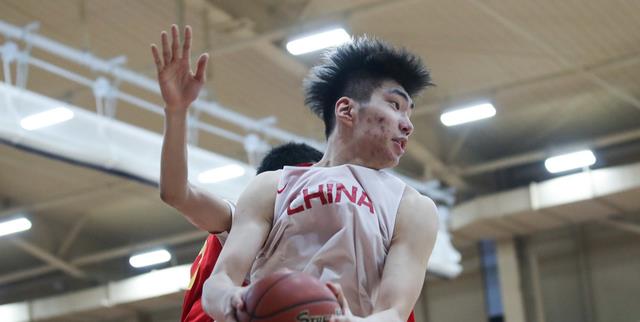 NBA|拒绝重返CBA！中国男篮2米21潜力中锋留美冲击NBA，未来让人期待