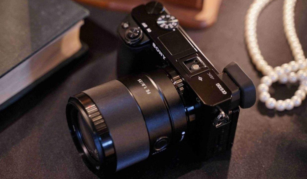 单反|我手上的是索尼的，非全画幅NEX5R，不好形容只是操作逻辑不习惯