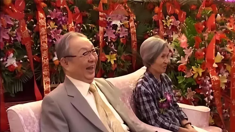 唐杰忠|相声名家唐杰忠：晚年丧子，患双癌离世，一对儿女为遗产对簿公堂