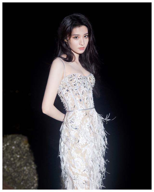 倪妮|给金鸡奖红毯上最惊艳的18位女星排个名:倪妮第2,关晓彤垫底了