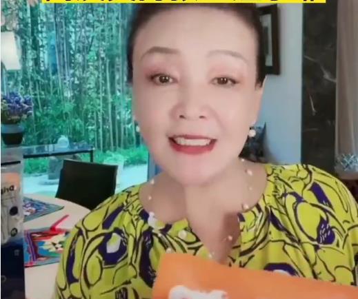 向太|张兰喷大S，踩具俊晔，却不敢怼向太，直播一反常态：不提别人