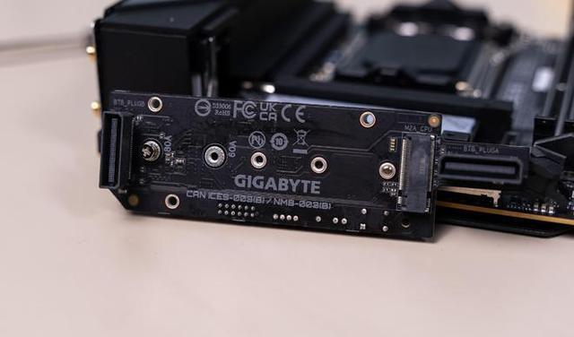 主板|用料优秀接口丰富!技嘉B650IAORUSULTRA主板拆解