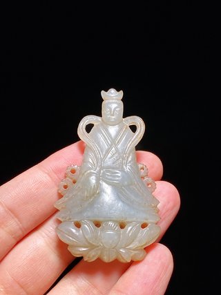 |元 和田玉青花籽料 玉莲花座佛 菩萨 挂件