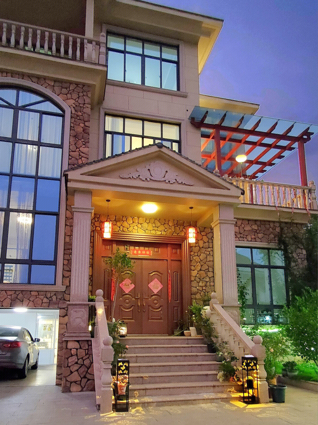 如果有地,一定要回农村建个房子和院子,那才是我们向往的生活