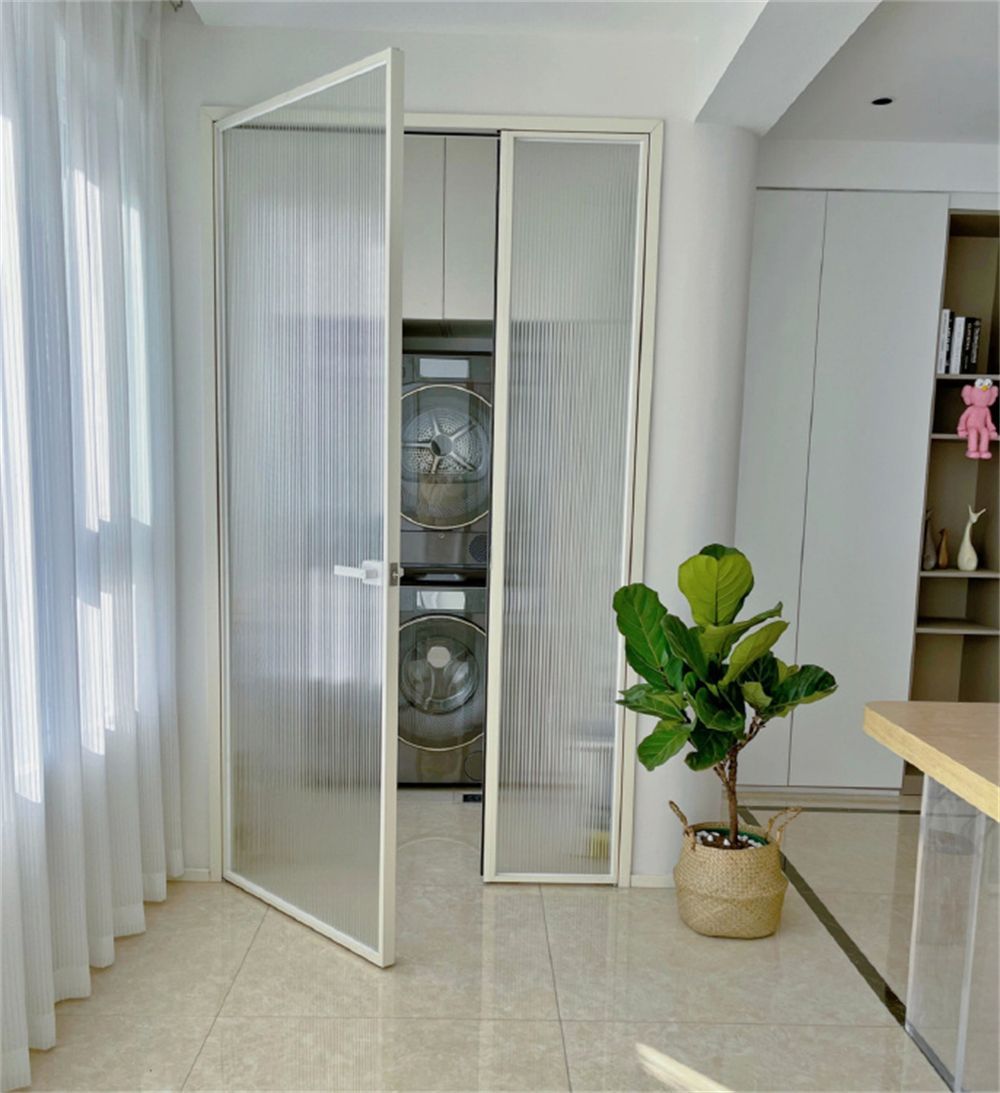 她用家里阳台1㎡空间，打造隐藏式洗衣房，真的太精致了，羡慕