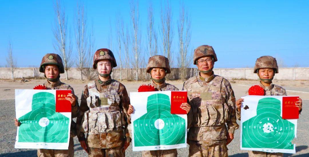 首次实弹射击，65名新兵打出满环！