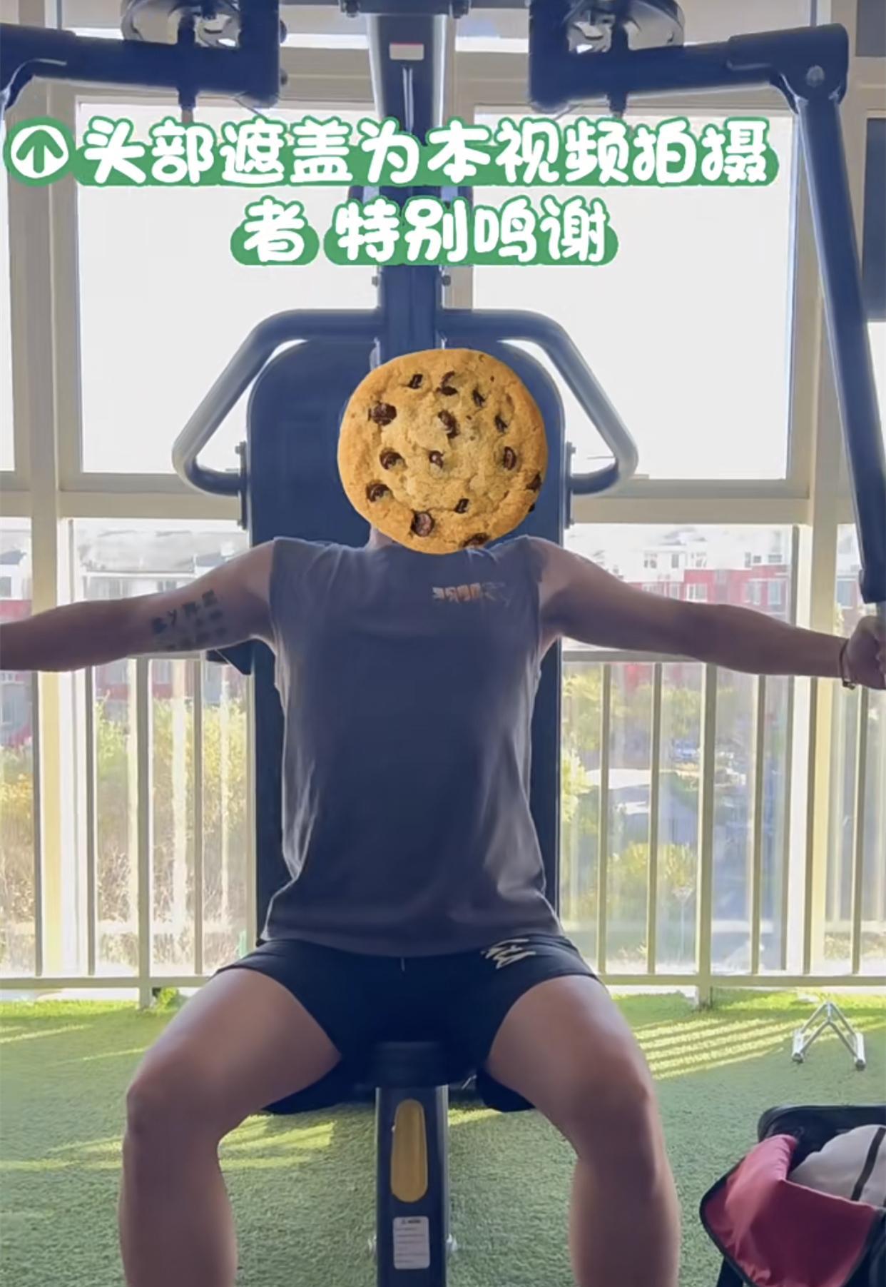 张九龄|德云社张九龄发文，在线挑战师哥烧饼，粉丝：说完后悔了吧