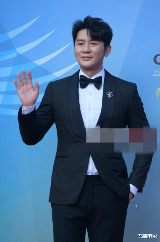 佟丽娅|海南电影节红毯:佟丽娅又美了,王宝强变好黑,李晨肿到认不出