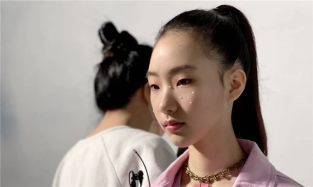 许曦文|小S女儿许曦文以演员身份正式出道，仅16岁出演台剧《聪明镇》