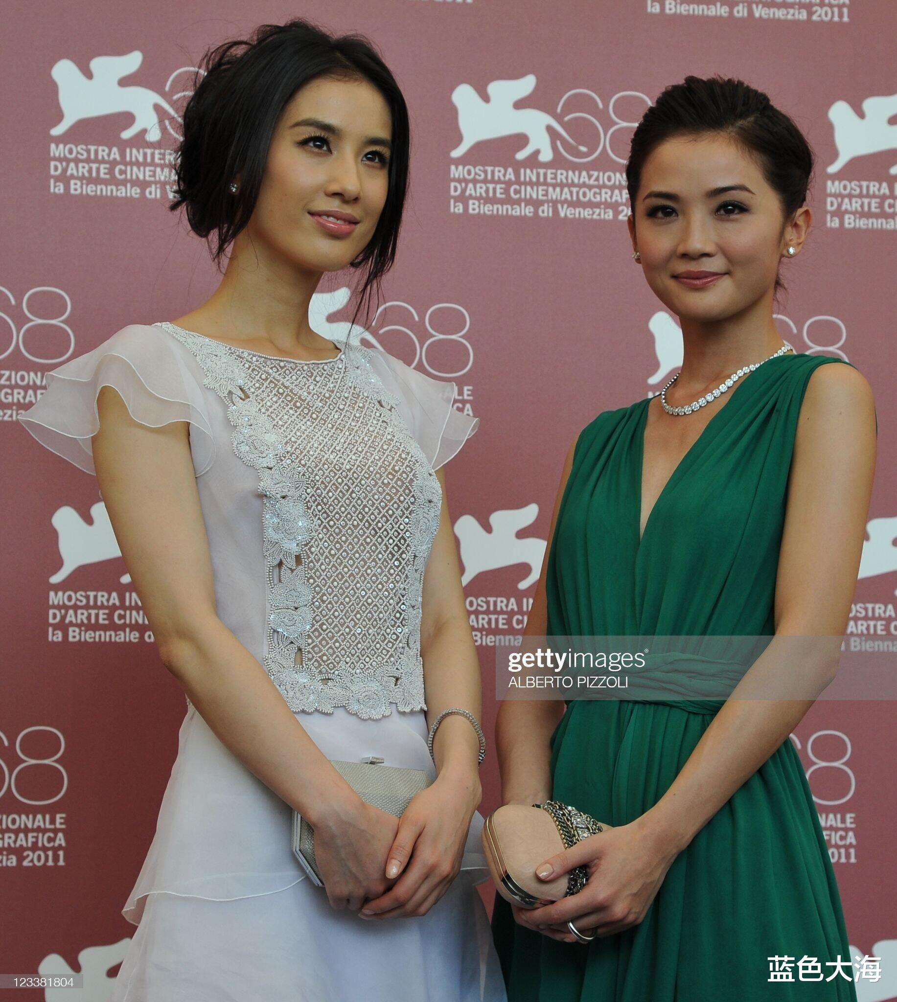 阿Sa|黄圣依和阿sa合影,“内地审美”和“香港审美”的差距,一目了然