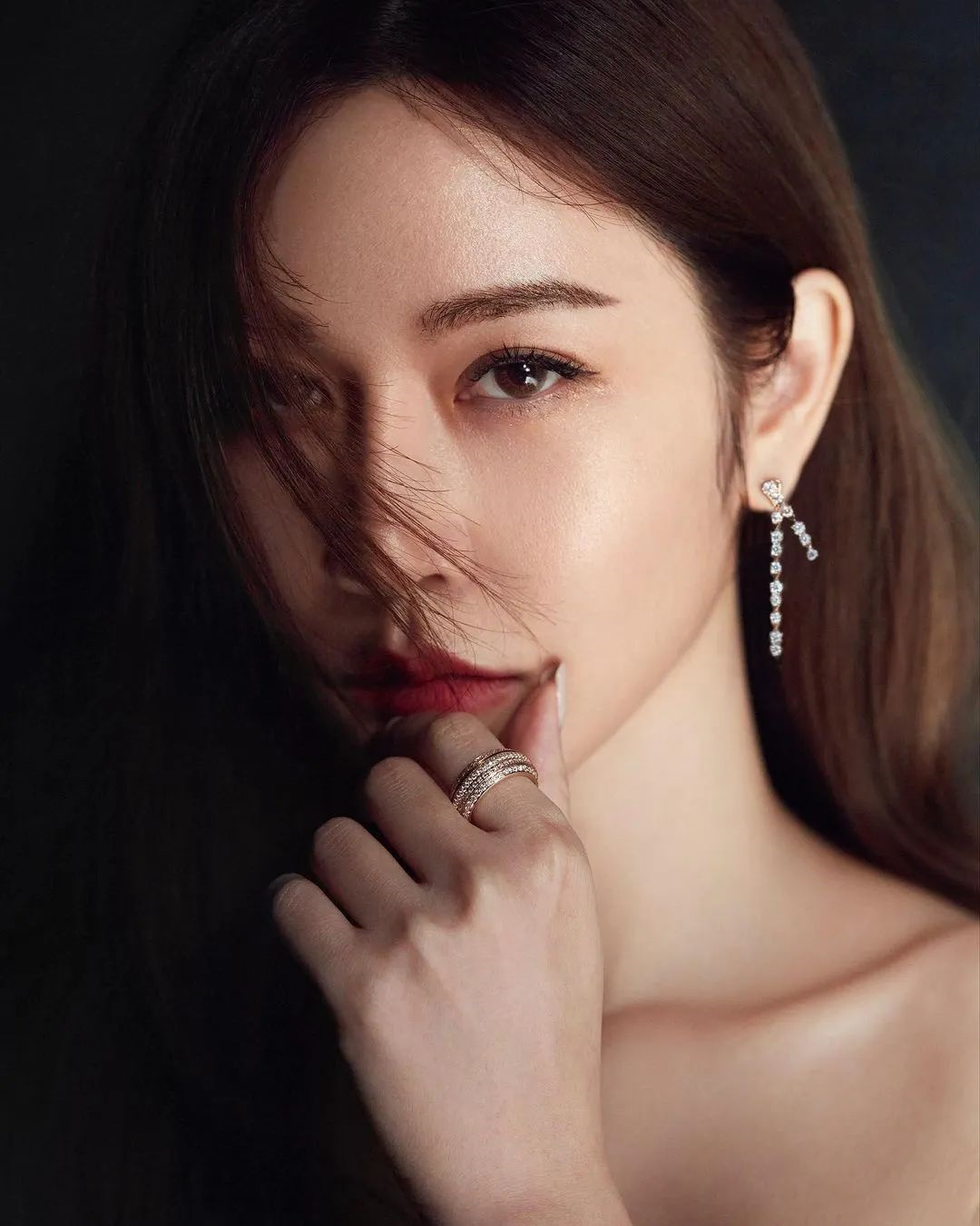 曾莞婷|曾莞婷,40岁至今单身未婚的她,美出新高度