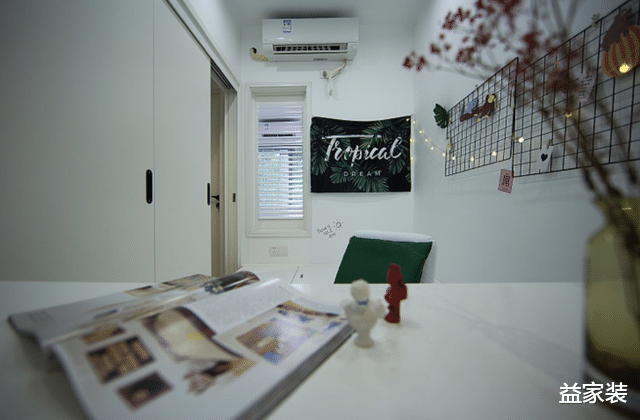 客厅没有电视没有背景墙,却非常的大气,这个装修太有远见了!